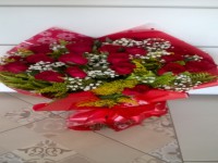 Buquê com 15 rosas 